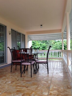 House | Terrace/patio