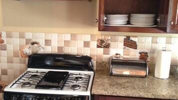 House | Private kitchen | Full-sized fridge, microwave, oven, toaster