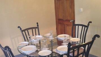 تناول الطعام