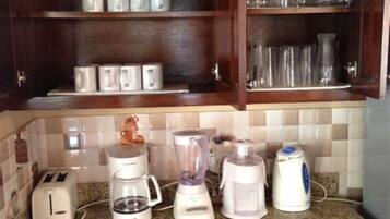 House | Private kitchen | Full-sized fridge, microwave, oven, toaster