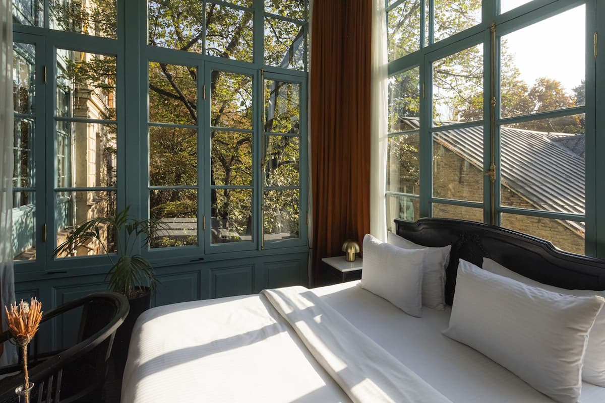 Chambre Deluxe Double ou avec lits jumeaux, baignoire, vue ville