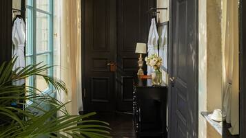 Design Double or Twin Room, City View | Living area | 45-inch Smart TV with satellite channels, TV