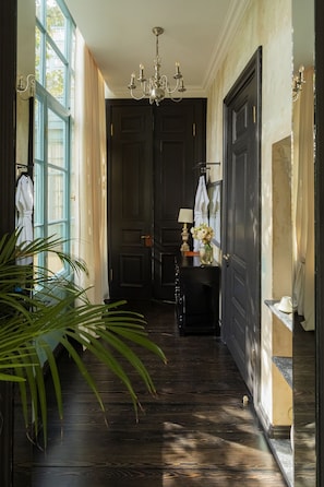 Design Double or Twin Room, City View | Living area | 45-inch Smart TV with satellite channels, TV - Unfound Door (Tbilisi)