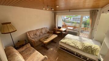 Télévision, table de tennis de table