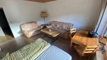 Télévision, table de tennis de table