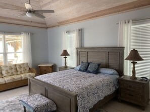 5 bedrooms, iron/ironing board, free WiFi, bed sheets