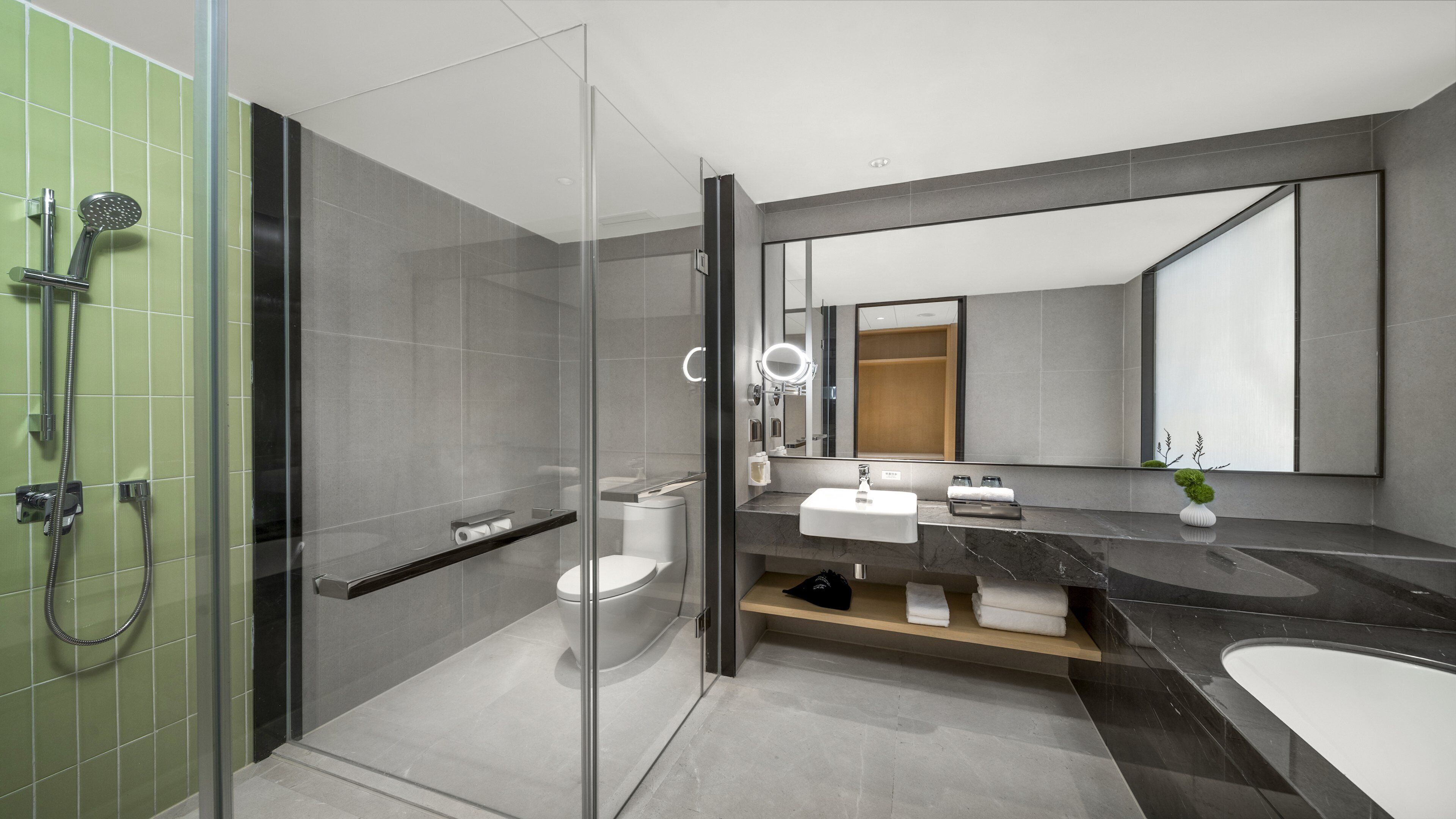 Kamar Premium, 1 Tempat Tidur King, pemandangan kota | Kamar mandi | Handuk