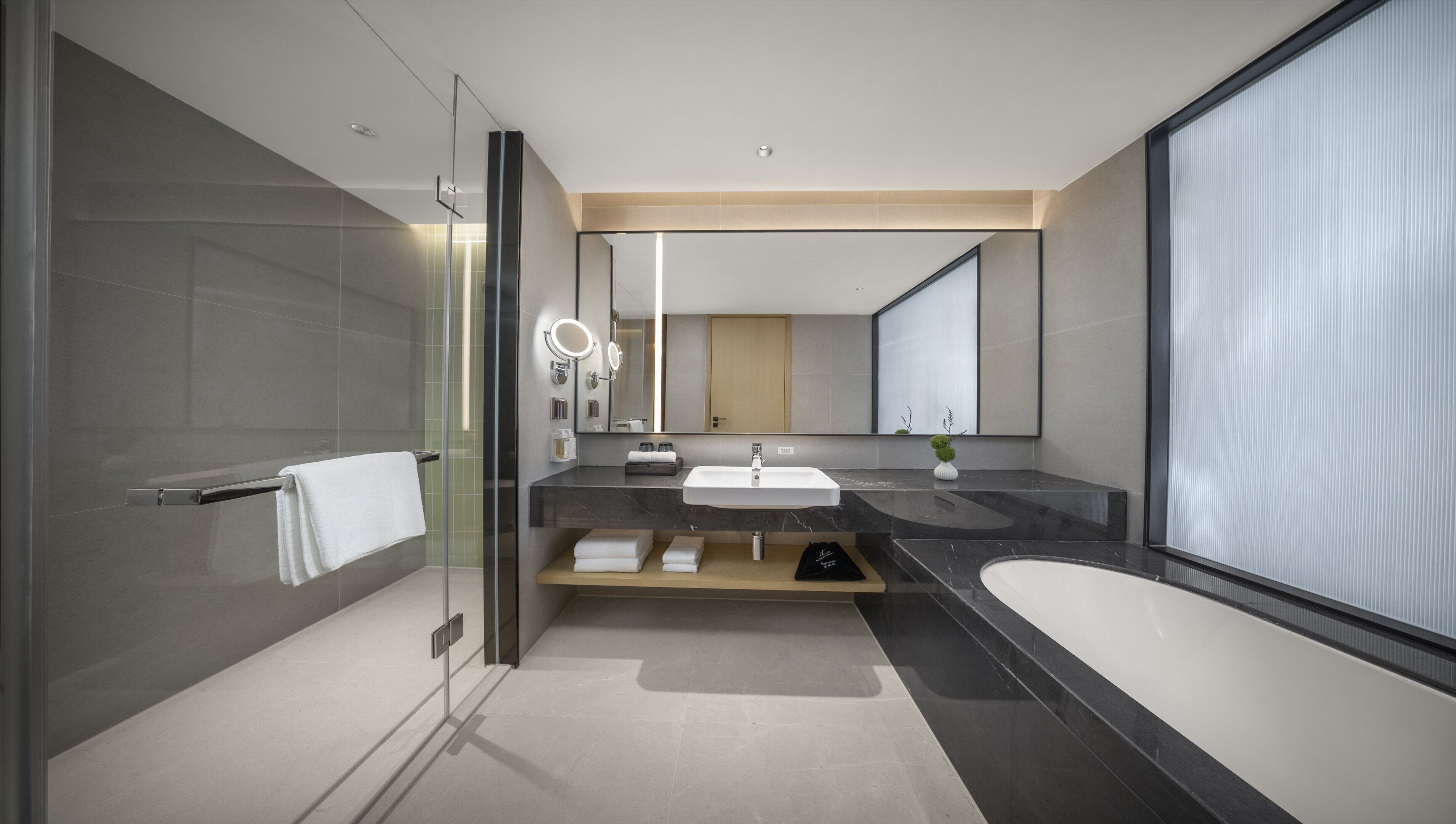 Suite, 1 Bedroom, Sea View | Bathroom | Towels