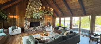 Secluded Lakefront Chalet