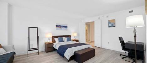 2 bedrooms, desk, iron/ironing board, WiFi