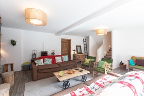 TV, fireplace, offices