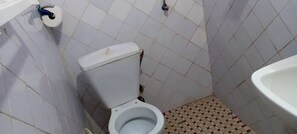 Bathroom - DJOUDA HOTEL NKONGSAMBA (Nkongsamba)
