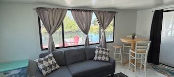 Gorgeous Seaside Seashell Cottage With Kayaks Included!!!