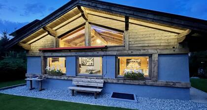 Kitzbühel Beach Chalet – first row in snow