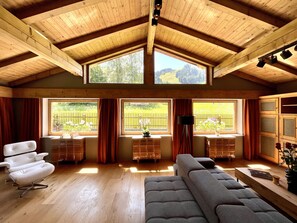 Interior - Kitzbühel Beach Chalet – first row in snow (Kitzbühel)
