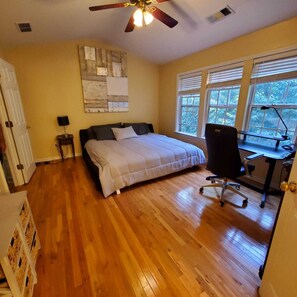 Room - Lovely Townhouse in Alpharetta  (Alpharetta)