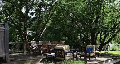 Adorable Amagansett Cottage, Walk to Town or Beach