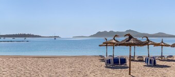 Beautiful, 3 bedroom, ground floor, sea front property, large furnished terrace