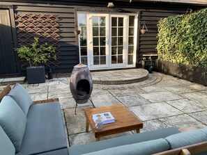 Apartment | Balcony - Pet Friendly With Enclosed Leafy Outdoor Space (Saffron Walden)