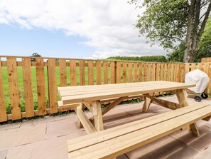 Cottage | Balcony - Box Tree Escapes (Lancaster)