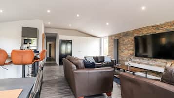 Cottage | Living room | TV