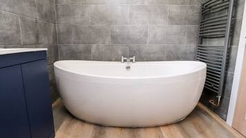 Cottage | Bathroom | Shower