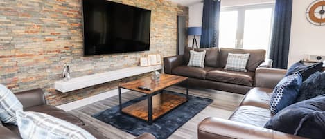 Cottage | Living room | TV