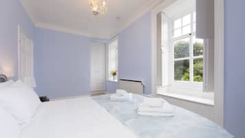 9 bedrooms, iron/ironing board, WiFi