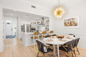 Dining - PRIME LOCATION!! WATERCOLOR CONDO FULLY RENOVATED! STEPS TO BEACH CLUB! (Santa Rosa Beach)