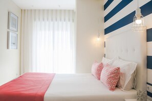 3 chambres, fer et planche à repasser, Wi-Fi, draps fournis