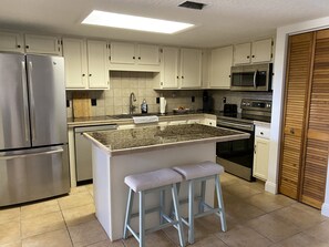 Private kitchen - Town house near the beach (Cape Canaveral)