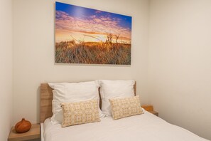 1 chambre, chambres insonorisées, fer et planche à repasser