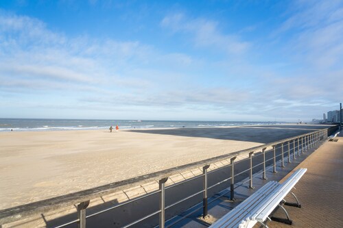 Apartment Las Dunas Ostend (30m from the beach) with terrace