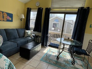 Living area - Come and Relax at Paradise Found! (HATTERAS)