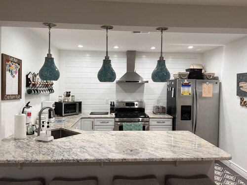 Beautiful fully renovated quad in Village Green