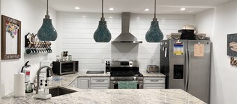 Beautiful fully renovated quad in Village Green