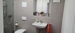 Bathroom - Apartment Glücksteinallee 33 (Mannheim)