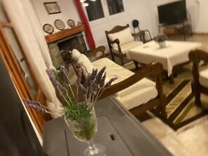 غرفة المعيشة