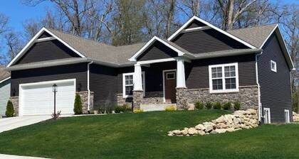 Relaxing Retreat-Quiet 5 Star Property