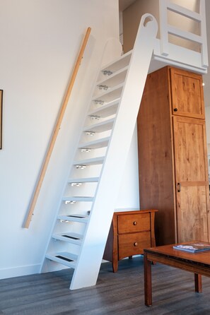 Interior - Beautiful new guest cottage, perfect for families! (Hayden)