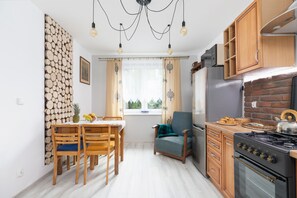 Lägenhet - 2 sovrum - kök | Eget kök | Mikrovågsugn, diskmaskin och grytor/köksredskap