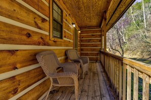 Property grounds - Cozy Creekside Cabin, 3.6mi to National Park, 257 Black Mash (Townsend)