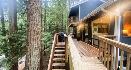 Quiet and cozy cabin, minutes to trailheads and Bellingham.
