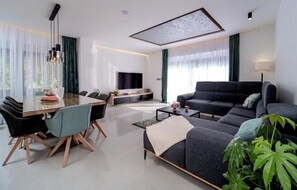 Smart TV - Villa Oriolus  (Srinjine)