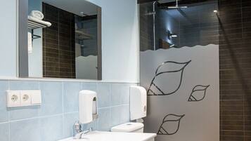 Doppel- oder Zweibettzimmer, barrierefrei, mit Bad | Badezimmer