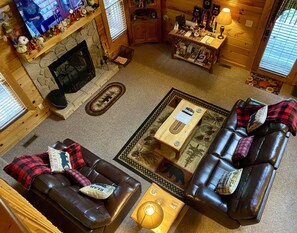 TV, fireplace, video games, DVD player - 🐻NEAR SEVIERVILLE CONVENTION CTR-5 Stars, Loft, Com. Pool, Hot Tub & Pool Table🐻 (Sevierville)