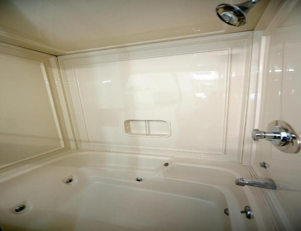 Shower, jetted tub, hair dryer