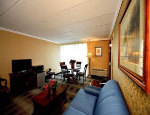 TV - River-view Room, King Suite with Jetted tub and Ba (Somerset)