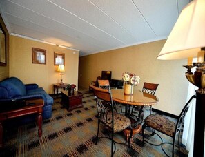 TV - River-view Room, King Suite with Jetted tub and Ba (Somerset)