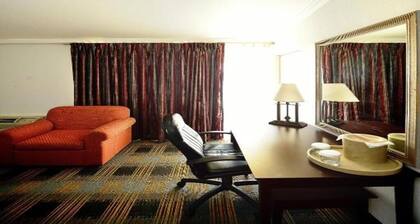 River-view, 1 King Bed with Balcony